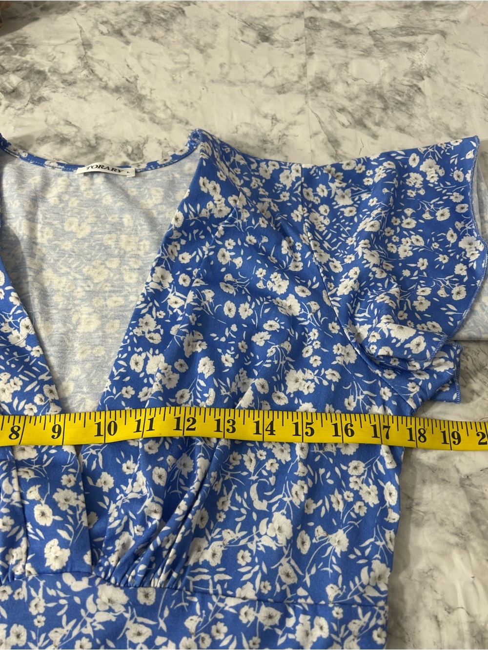 Torary Blue and White Floral V-Neck Dress
59 - Picture 6 of 9
